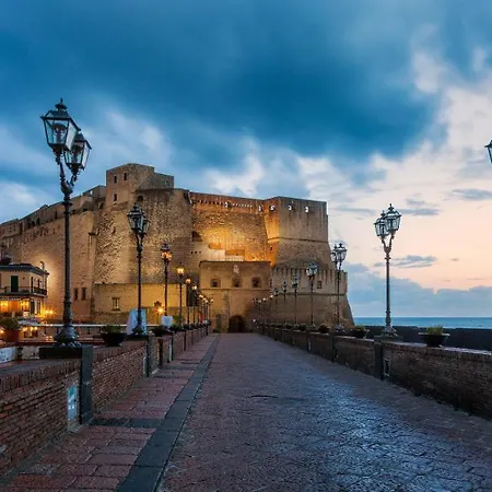 Donn'anna Center Apartment Naples